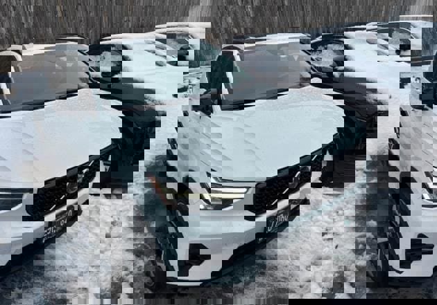 Used 2023 Volvo XC40 B5 Plus w/ Protection Package Premier image 2