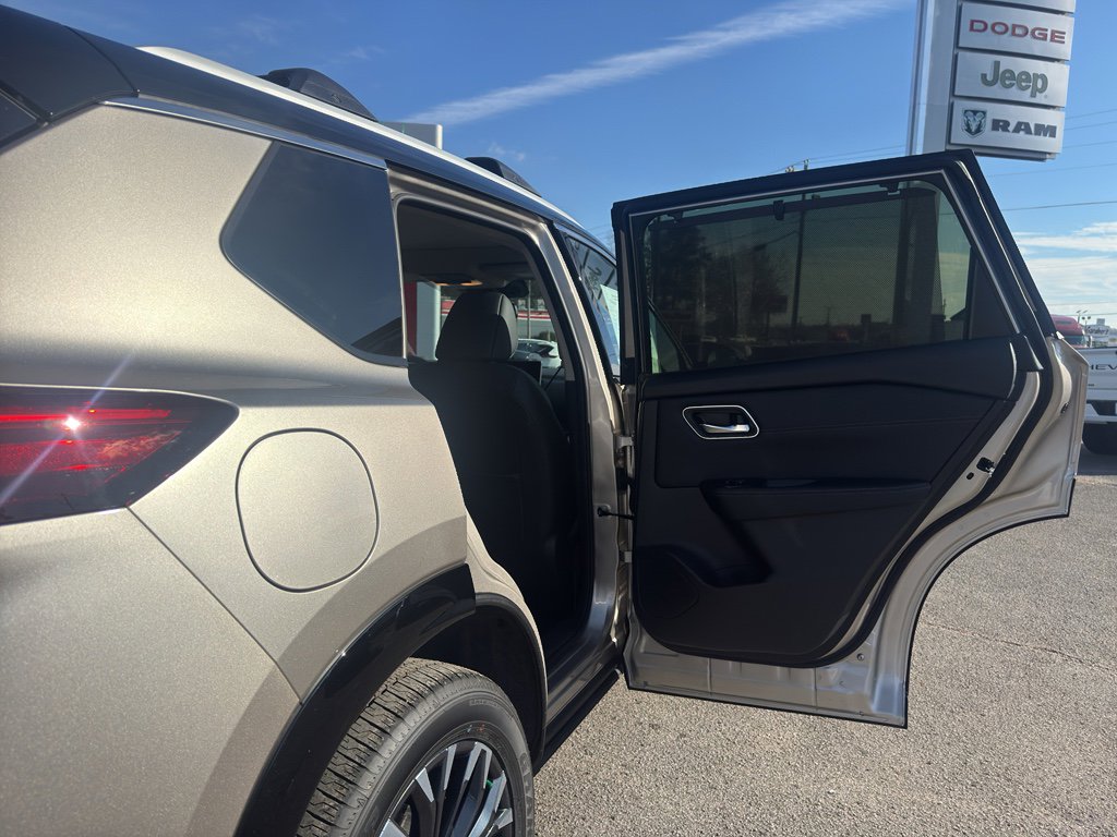 New 2026 Nissan Rogue Platinum w/ Platinum Premium Package image 21