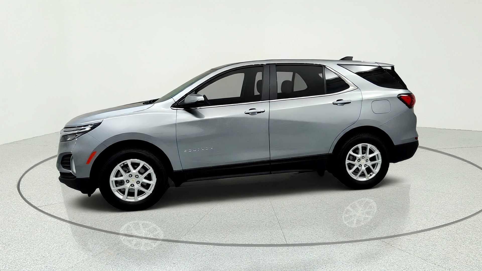 Certified 2024 Chevrolet Equinox LT AWD/4WD image 2