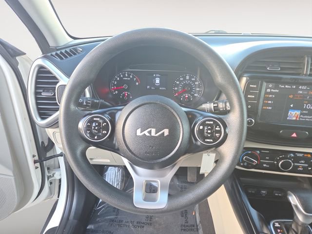 Used 2022 Kia Soul LX image 12