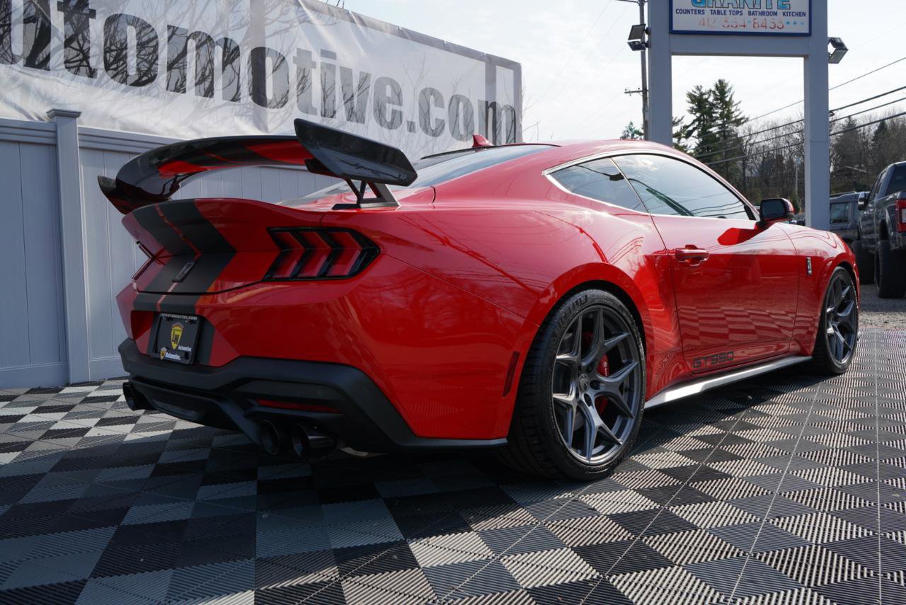 Used 2025 Ford Mustang GT Premium w/ GT Performance Package image 6