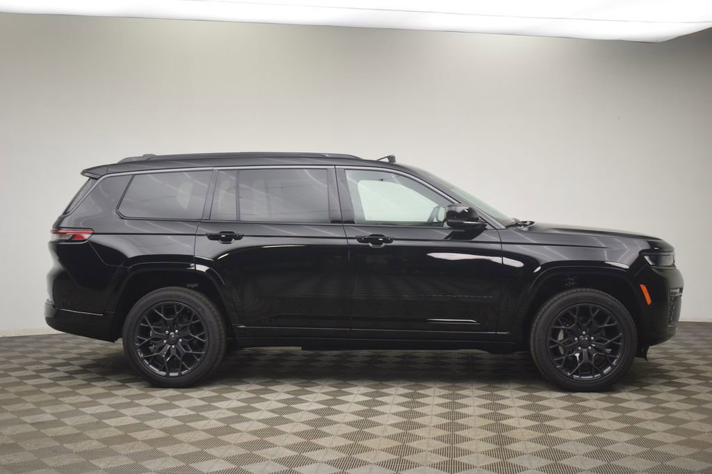 New 2026 Jeep Grand Cherokee L Summit w/ Obsidian Package AWD/4WD image 4