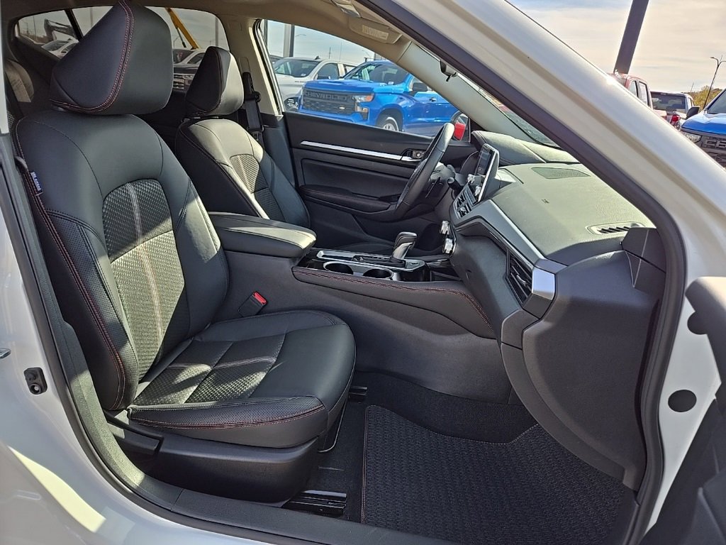 Used 2024 Nissan Altima 2.5 SR image 19