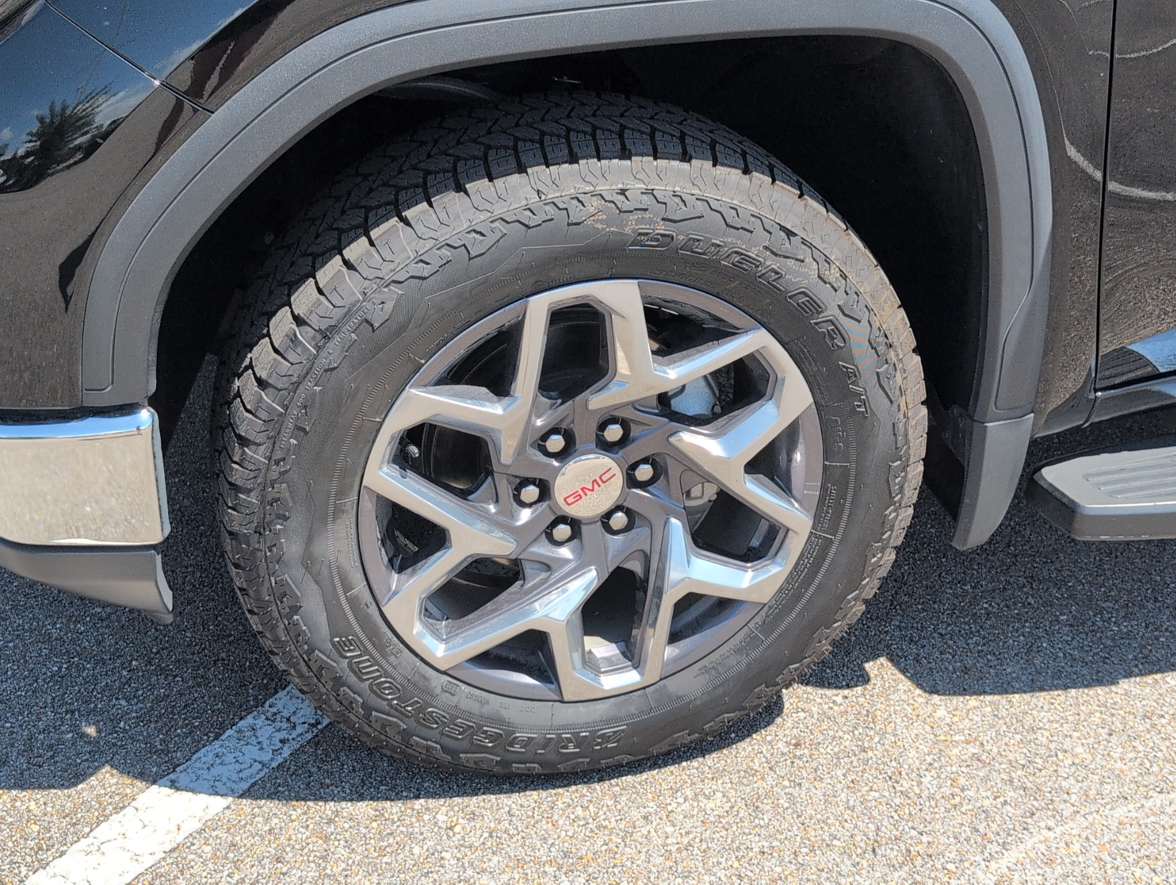 Used 2024 GMC Sierra 1500 SLT w/ SLT Premium Package RWD image 12
