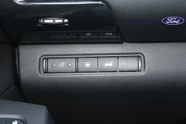 Used 2025 Nissan Pathfinder SV image 21