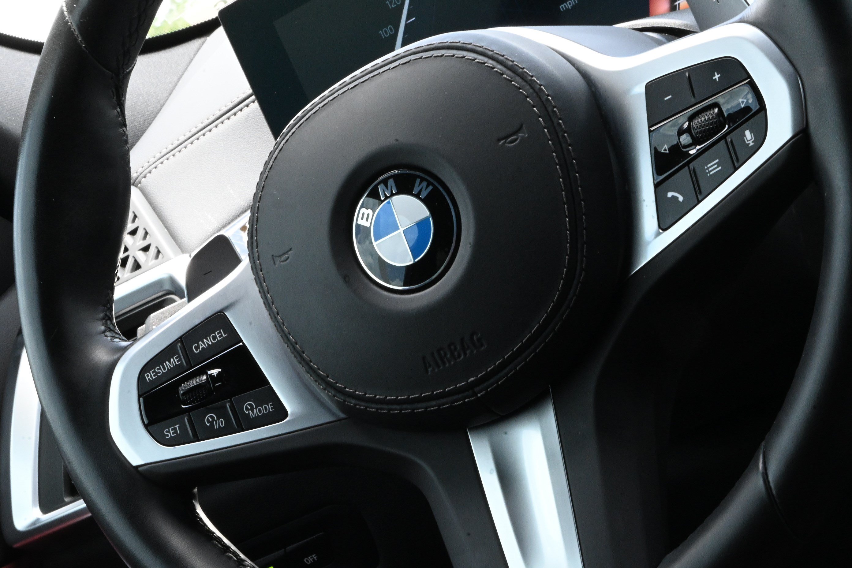 Certified 2025 BMW X6 xDrive40i w/ Executive Package AWD/4WD image 23
