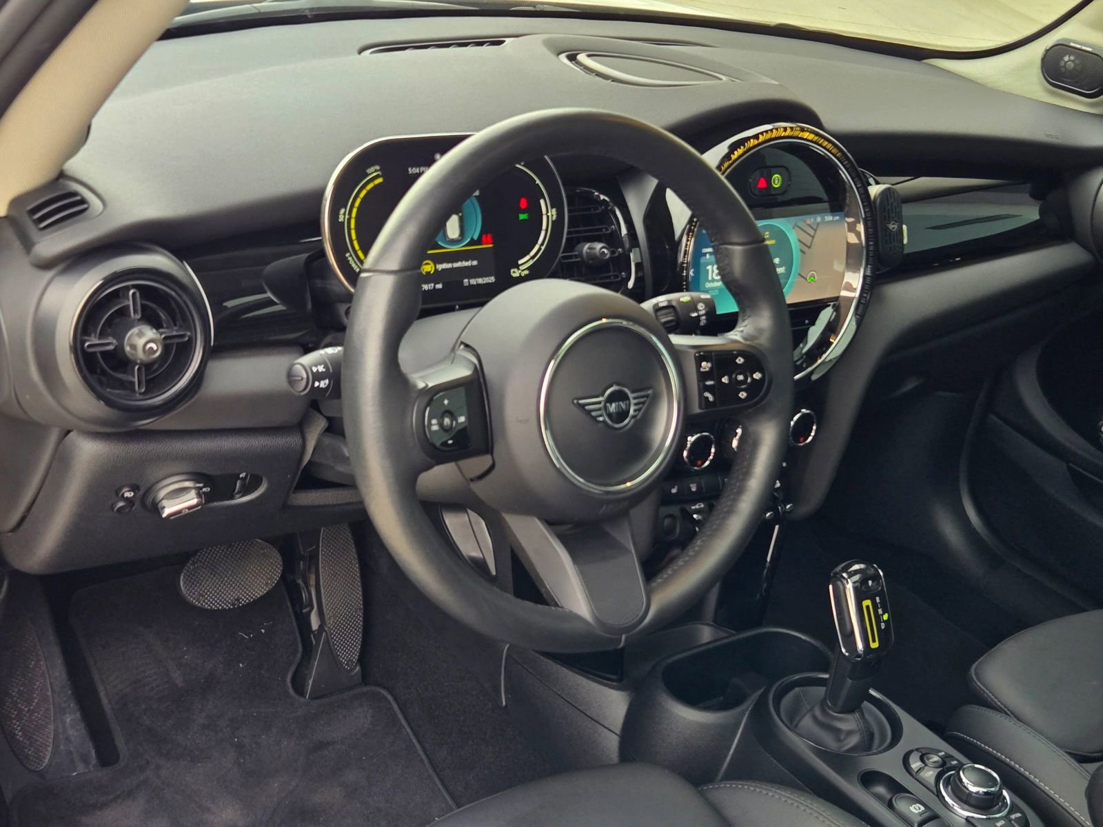 Used 2024 MINI Cooper SE image 13