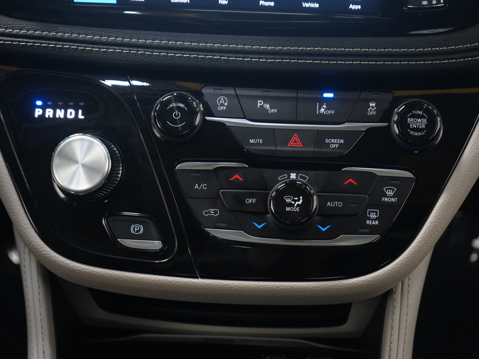 Used 2024 Chrysler Pacifica Limited image 17