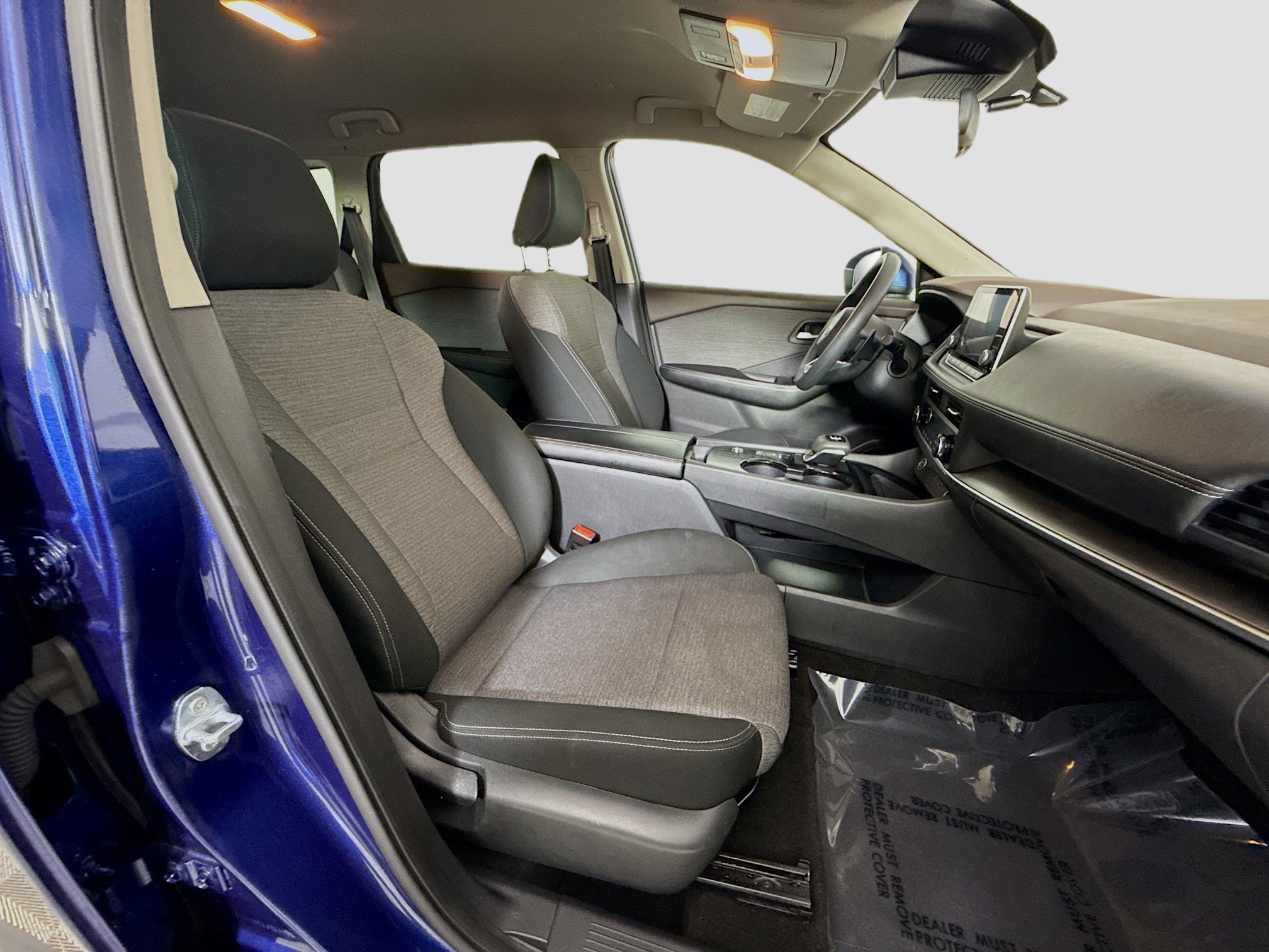 Used 2023 Nissan Rogue SV image 29