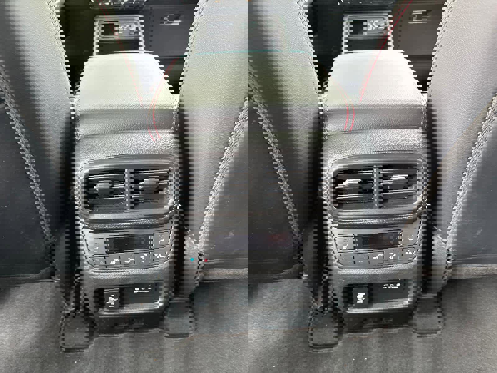 Used 2025 Honda Pilot Black Edition image 31