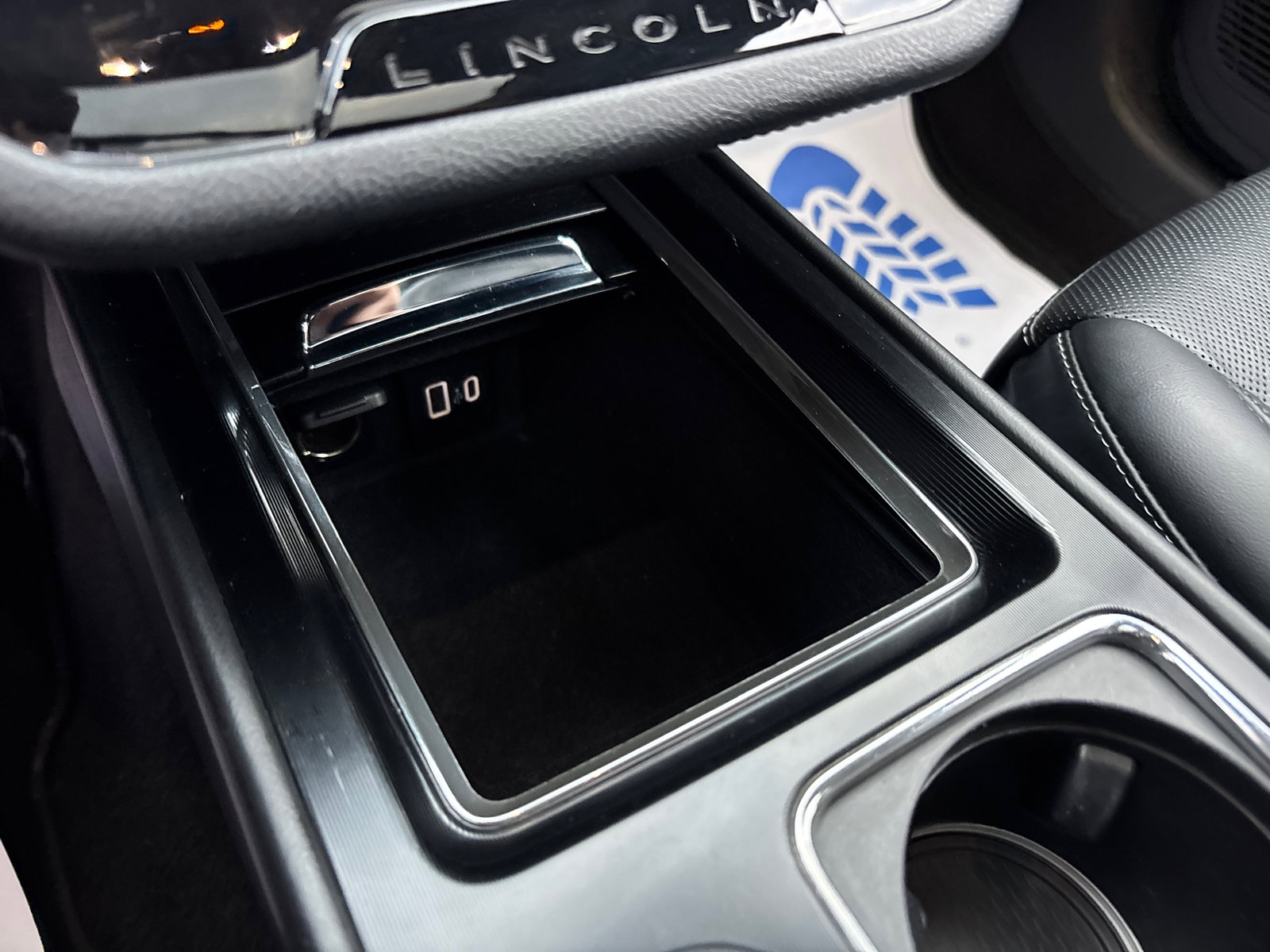 Certified 2022 Lincoln Corsair Reserve w/ Elements Package image 23