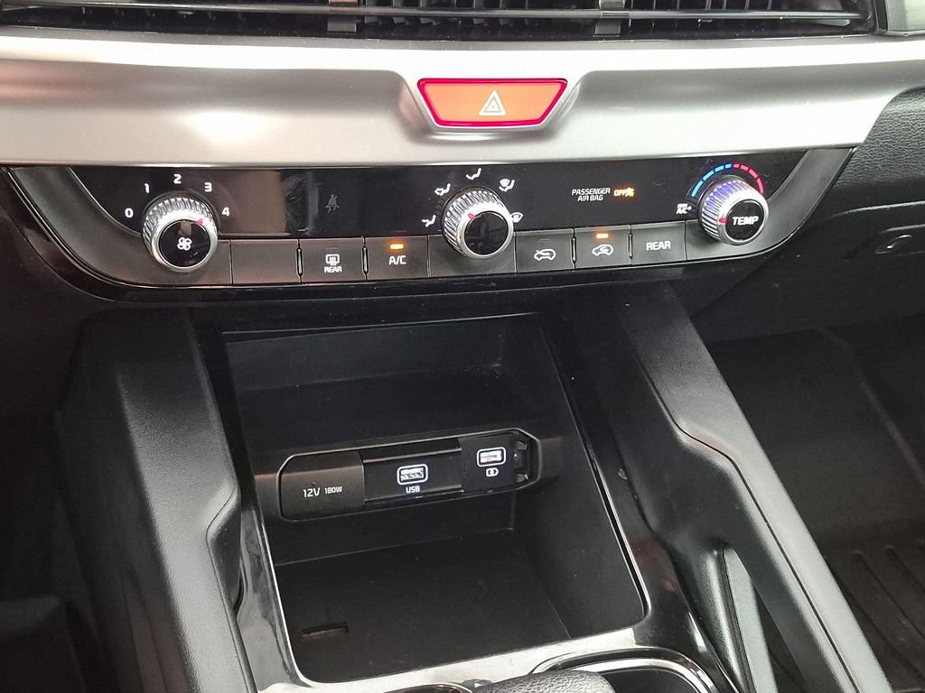Used 2021 Kia Telluride LX FWD image 26