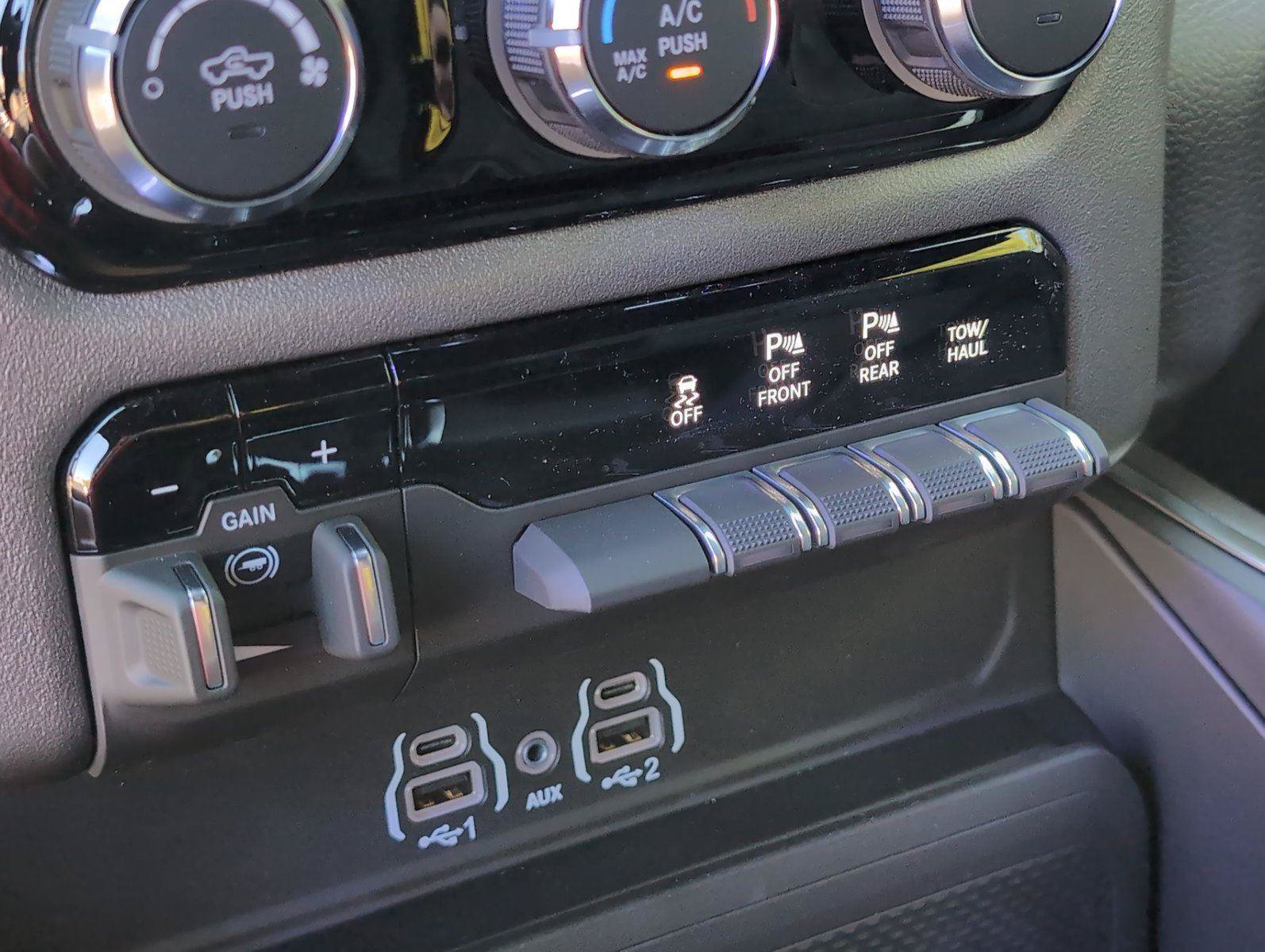 New 2026 RAM 1500 Big Horn AWD/4WD image 17