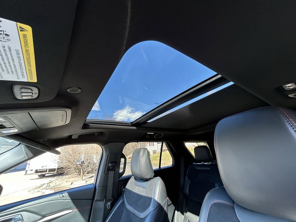 Used 2025 Ford Explorer ST image 22