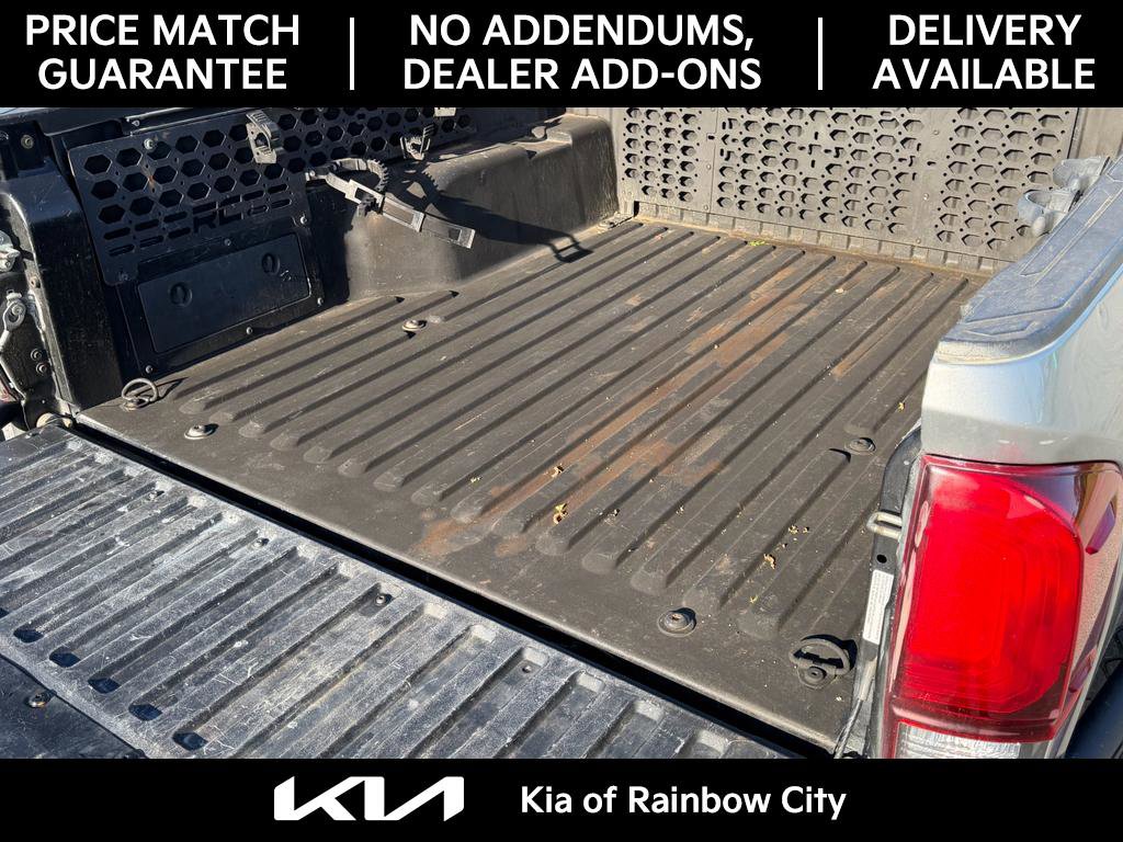 Used 2018 Toyota Tacoma TRD Sport image 11