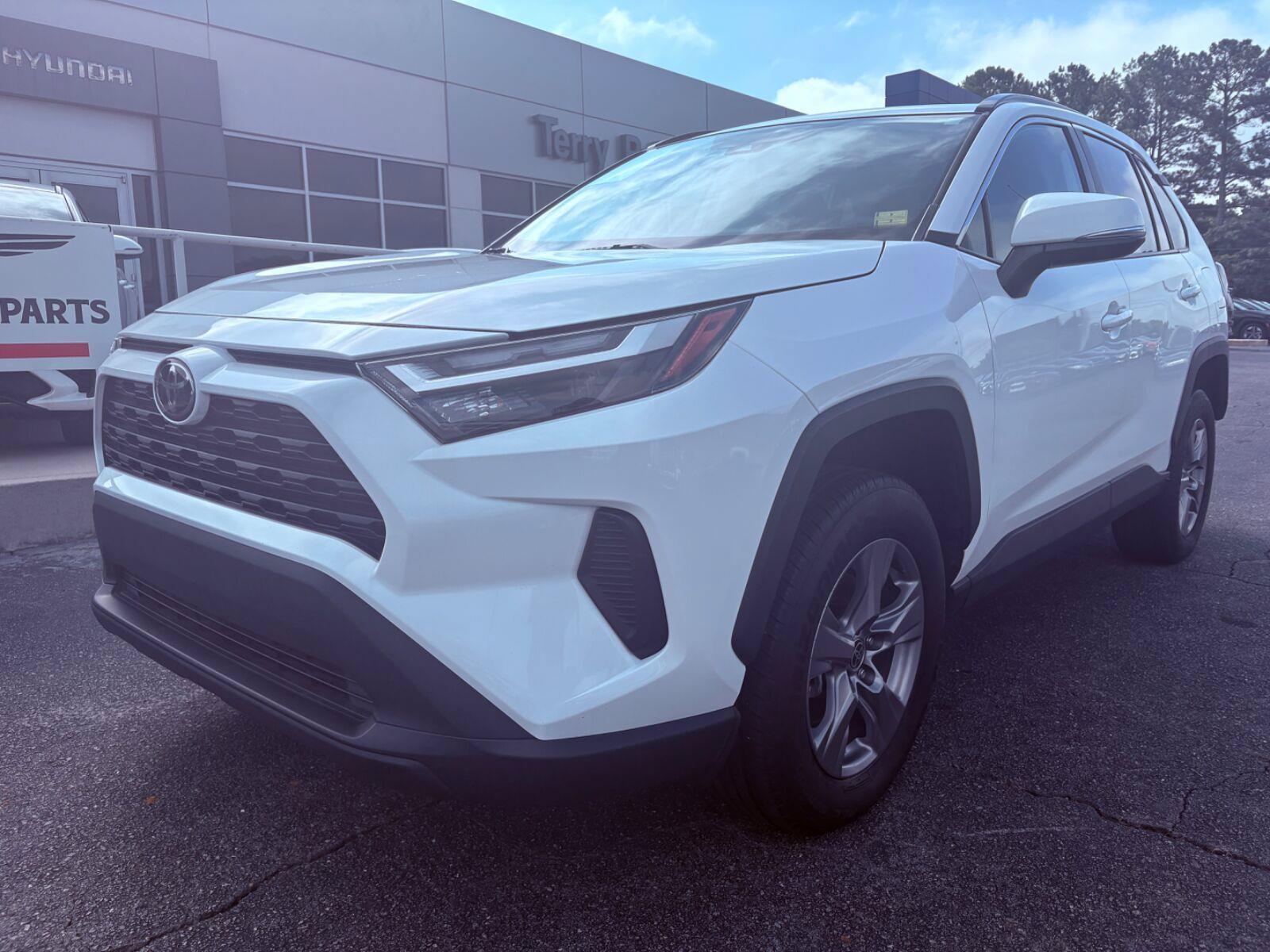Used 2024 Toyota RAV4 XLE FWD image 1