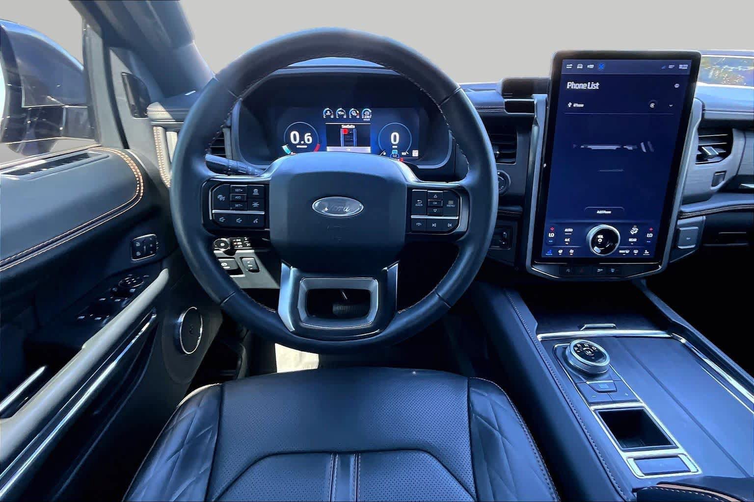 Used 2024 Ford Expedition Platinum RWD image 6