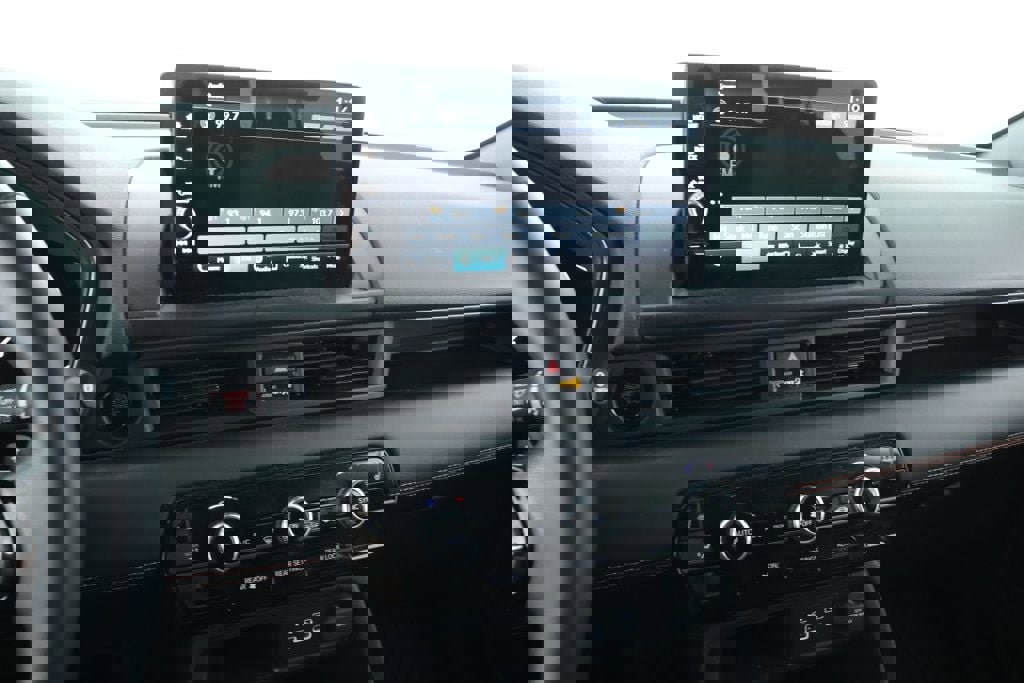 Used 2025 Honda Pilot TrailSport image 15