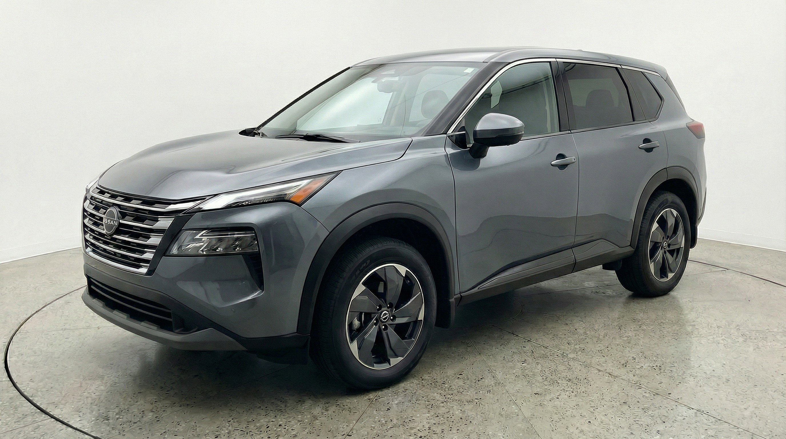 Used 2025 Nissan Rogue SV AWD/4WD image 3