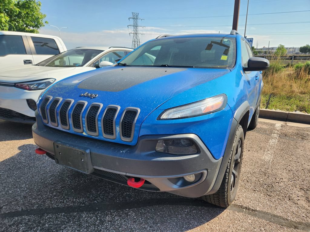 Used 2017 Jeep Cherokee Trailhawk w/ Comfort/Convenience Group AWD/4WD image 3