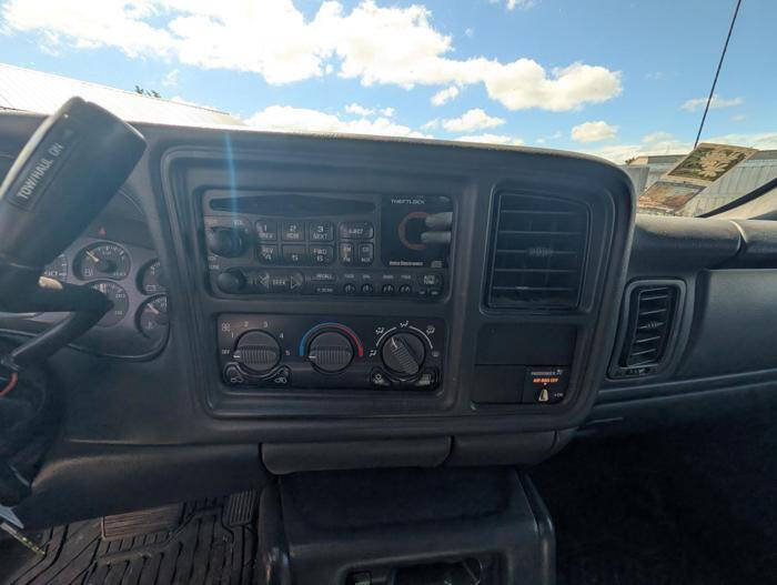 Used 2001 Chevrolet Silverado 1500 LT w/ Firm Ride Suspension Pkg AWD/4WD image 36
