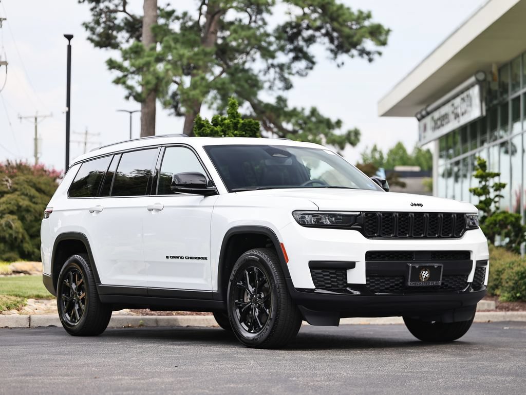 Used 2024 Jeep Grand Cherokee L Altitude AWD/4WD image 1
