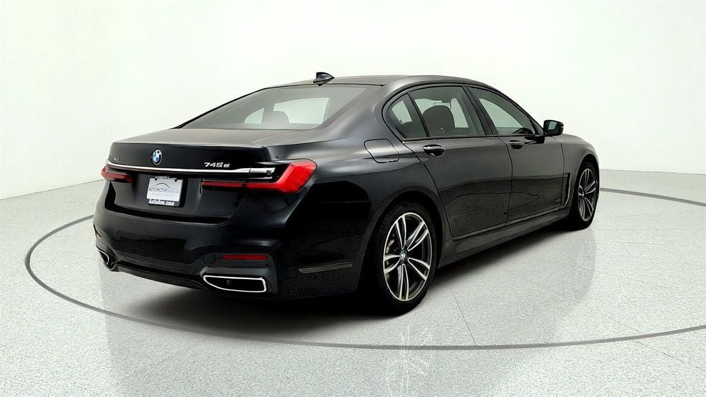 Used 2020 BMW 745e xDrive AWD/4WD image 5