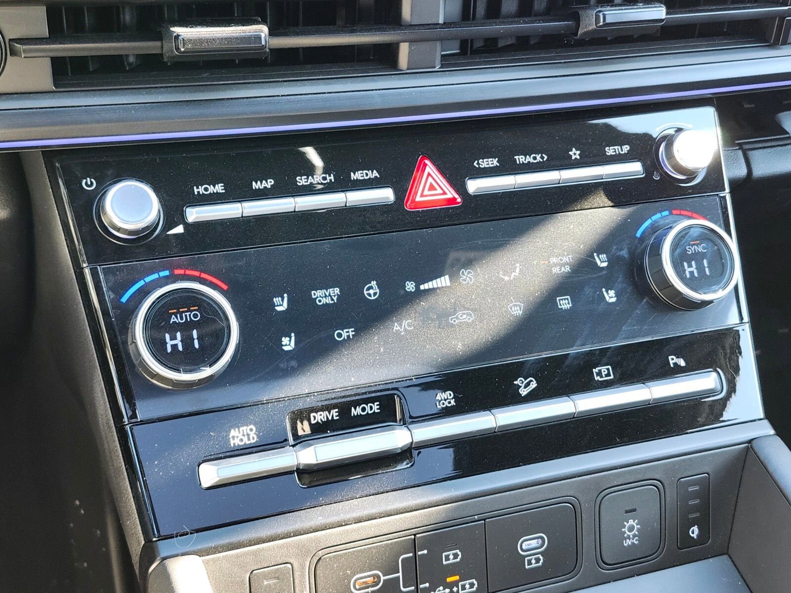 Used 2025 Hyundai Santa Fe Calligraphy image 24