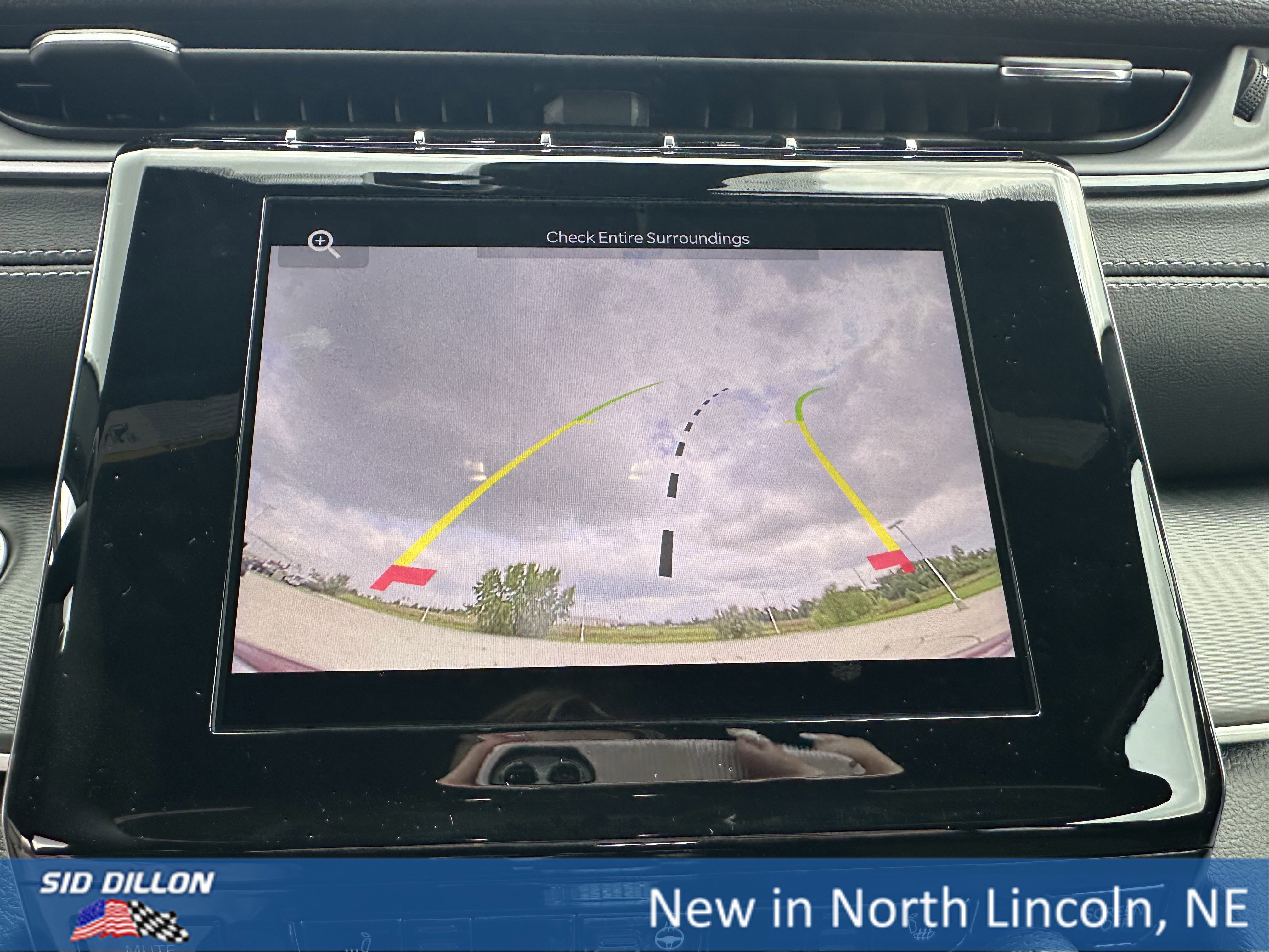 New 2025 Jeep Grand Cherokee Altitude image 12