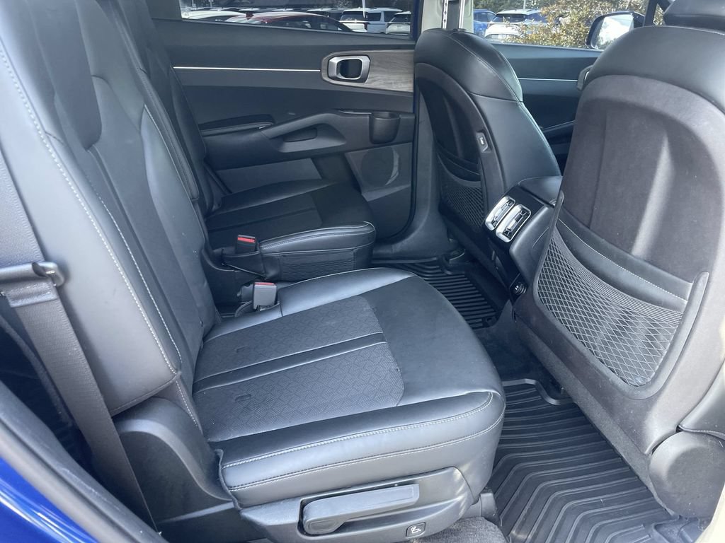 Used 2021 Kia Sorento EX w/ Panoramic Sunroof Package FWD image 23