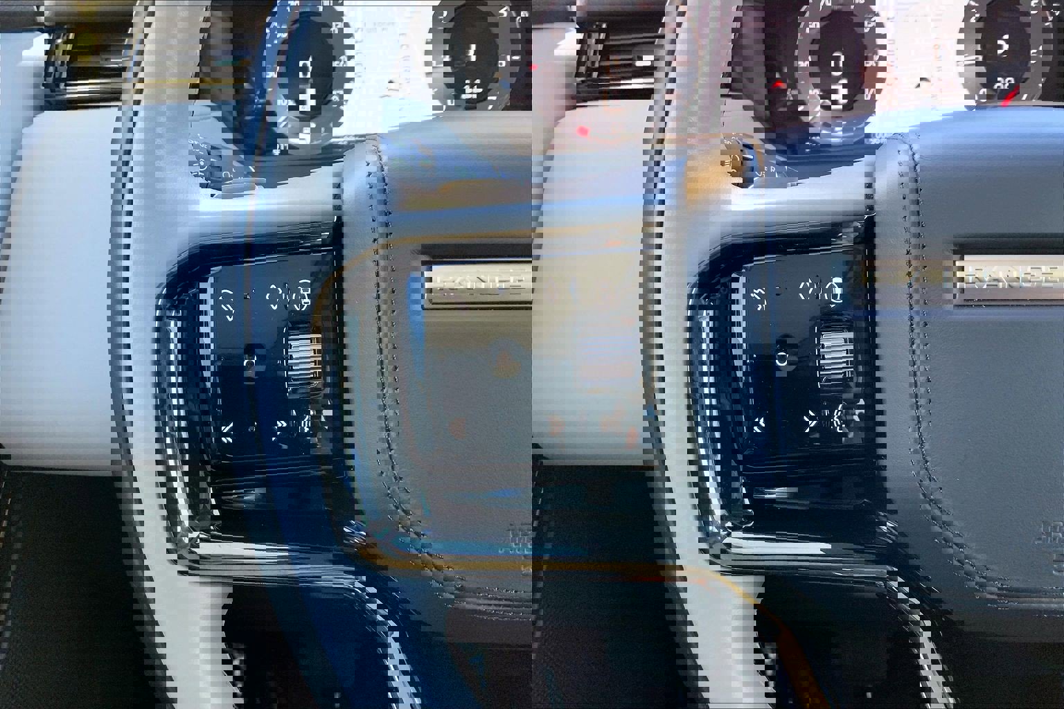 Used 2025 Land Rover Range Rover Velar S image 21