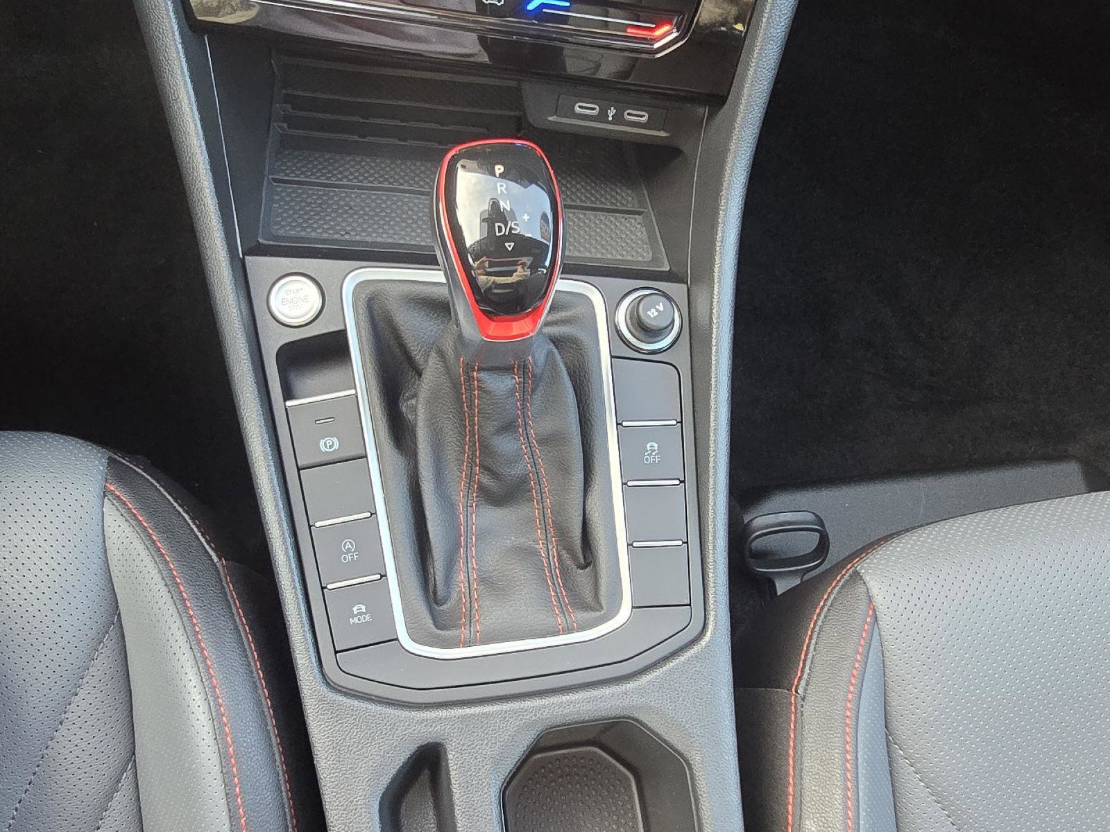 Used 2025 Volkswagen Jetta GLI Autobahn image 16