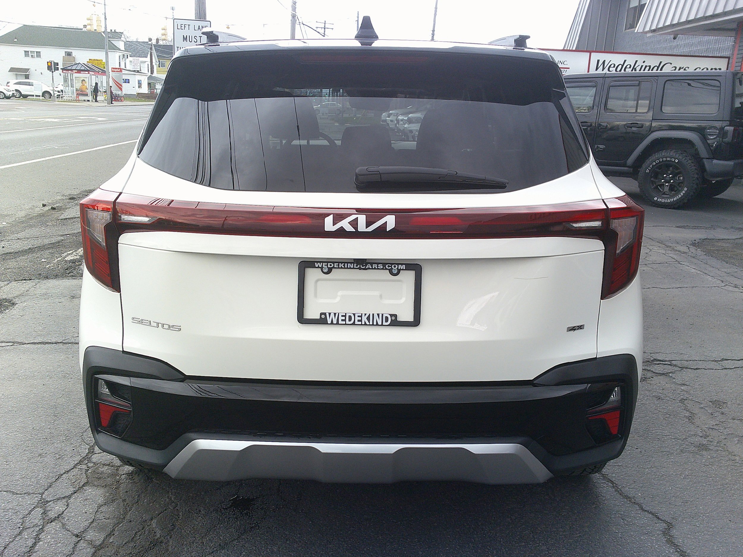 Used 2025 Kia Seltos S AWD/4WD image 4