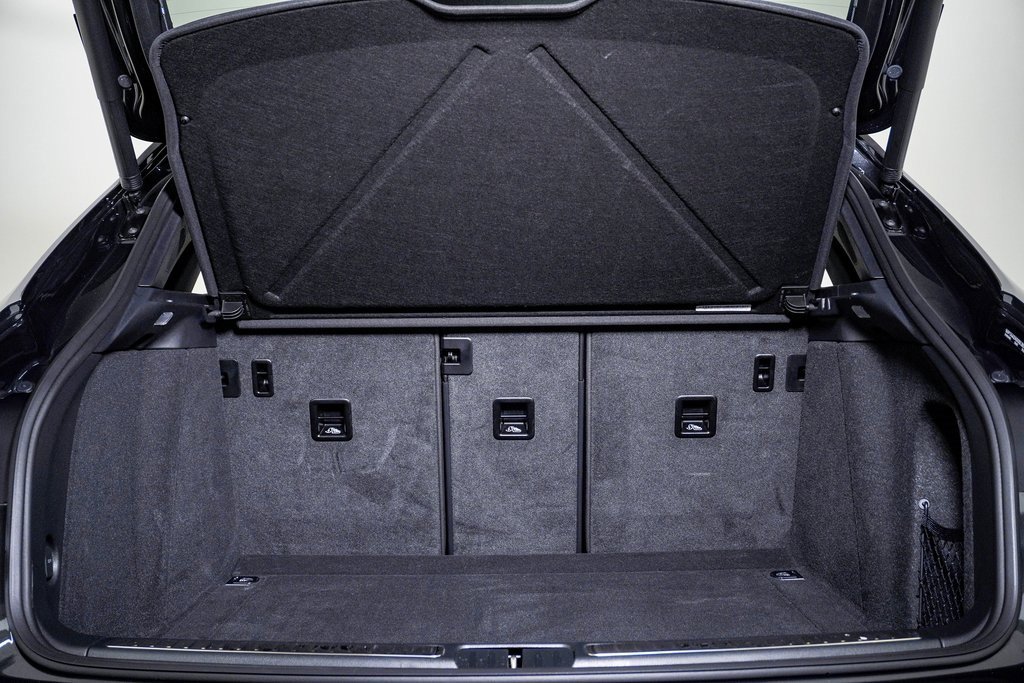 Certified 2025 Porsche Macan image 28