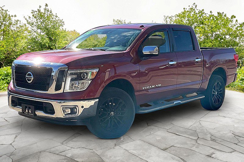 Used 2018 Nissan Titan SL image 1