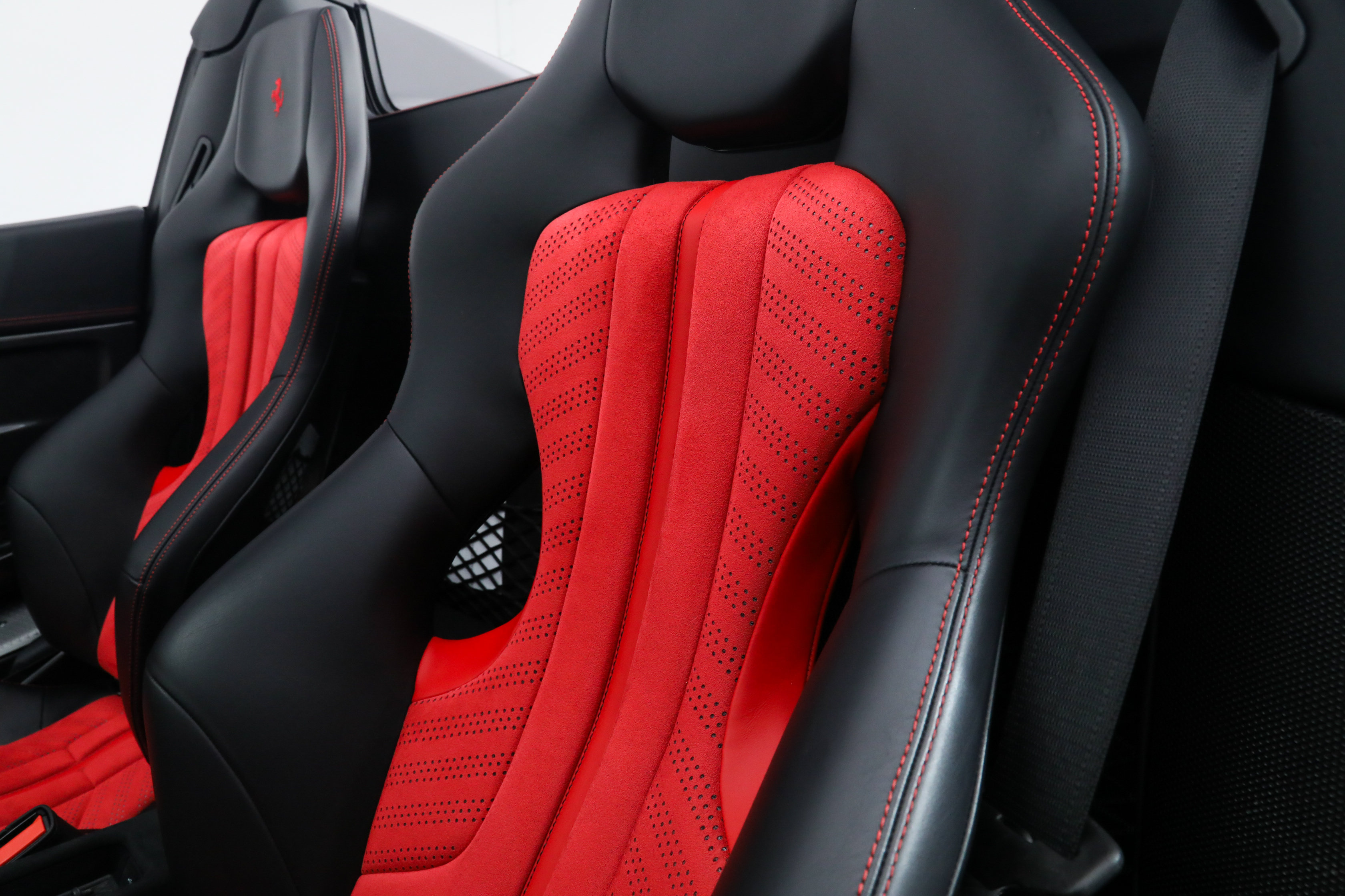 Certified 2015 Ferrari 458 Speciale A RWD image 33