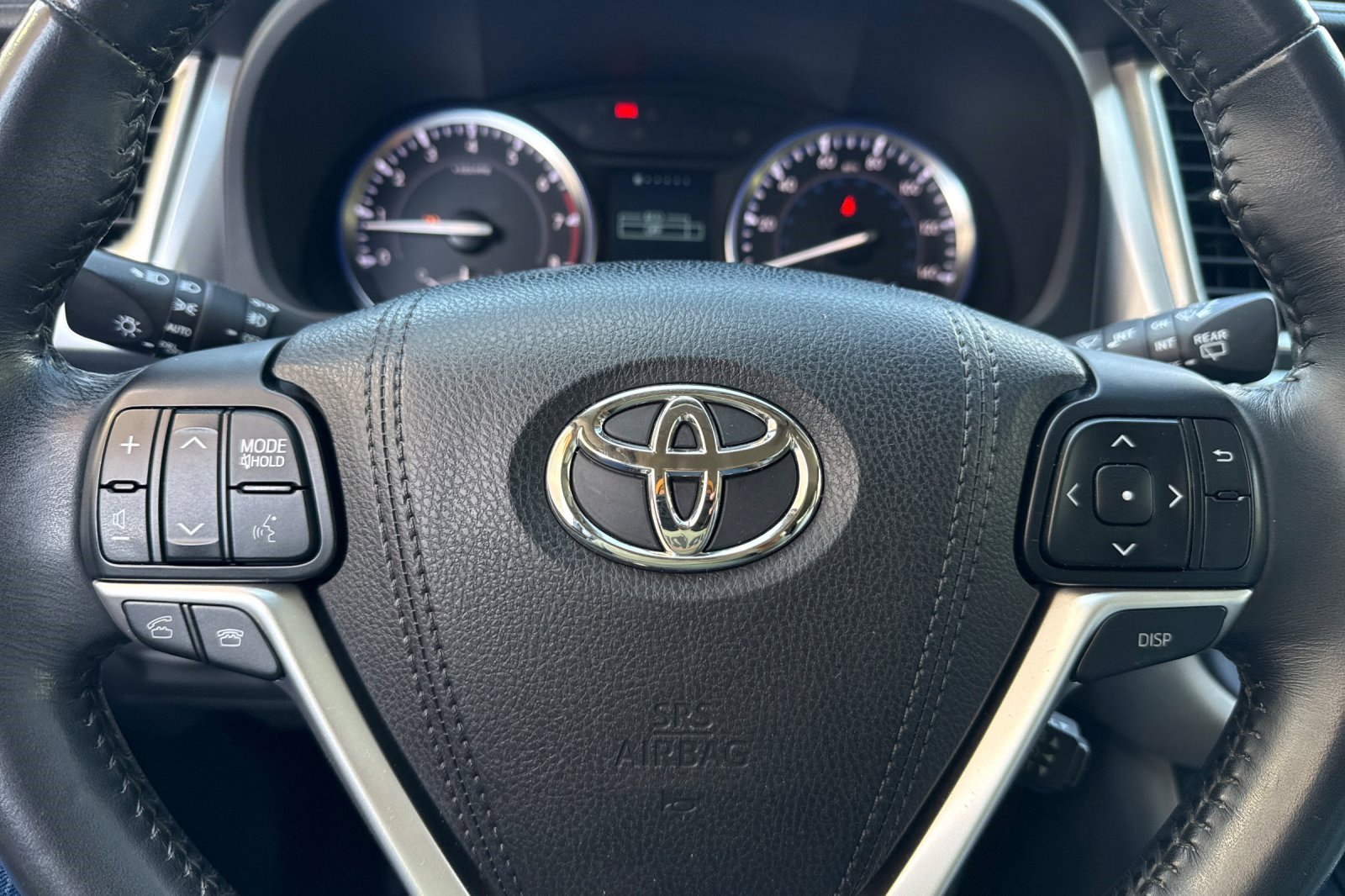 Used 2015 Toyota Highlander Plus FWD image 15