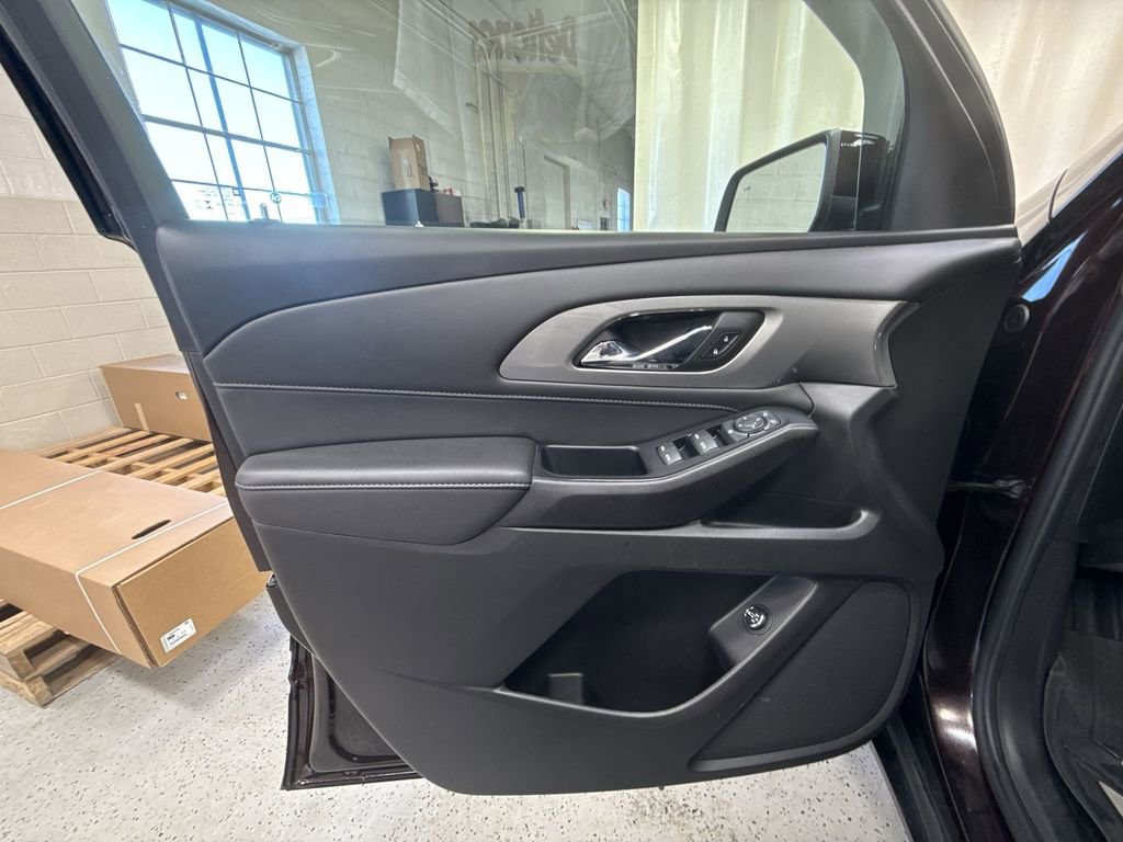 Certified 2023 Chevrolet Traverse LT image 31