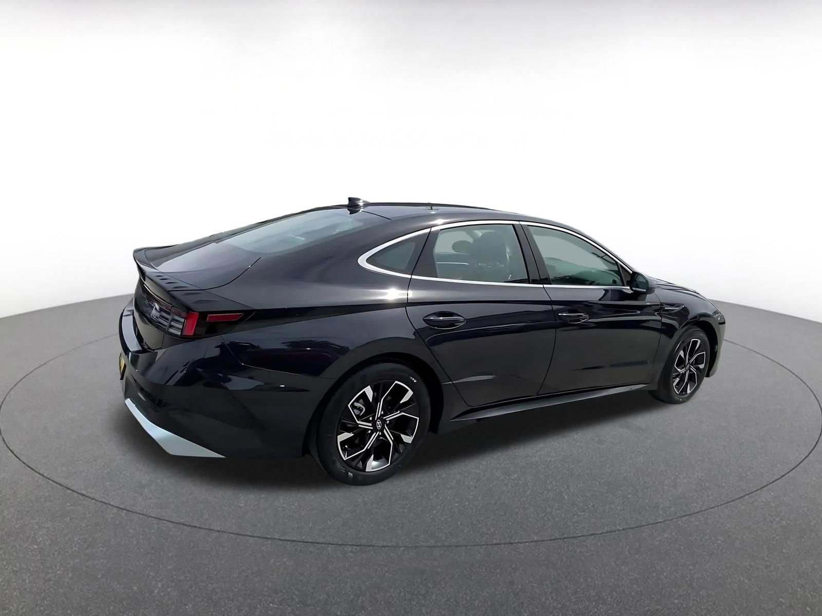 Used 2025 Hyundai Sonata SEL FWD image 15