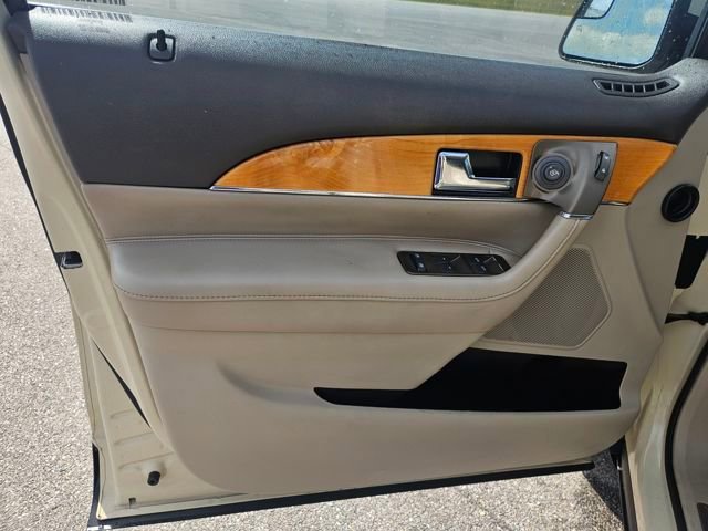 Used 2014 Lincoln MKX FWD w/ Walnut Swirl Wood Package image 10