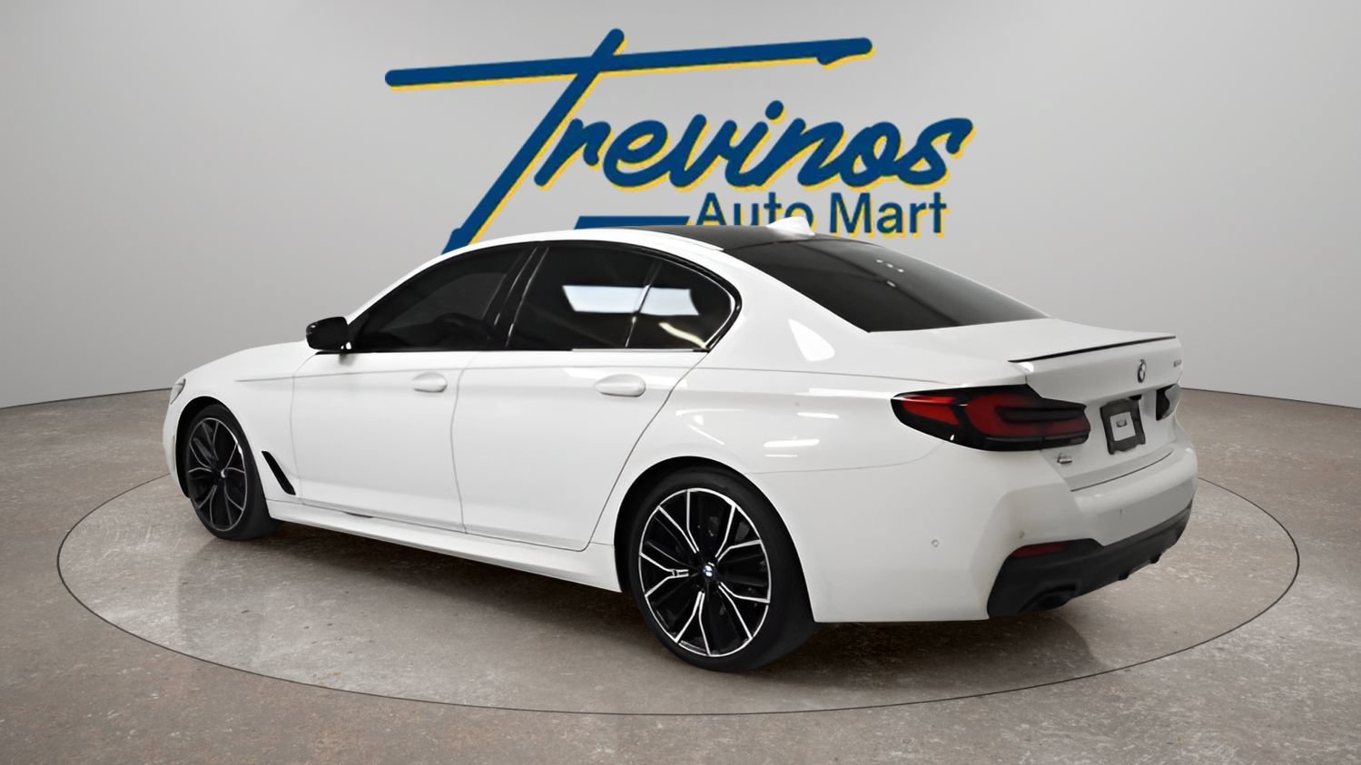 Used 2023 BMW 530i w/ M Sport Package RWD image 9