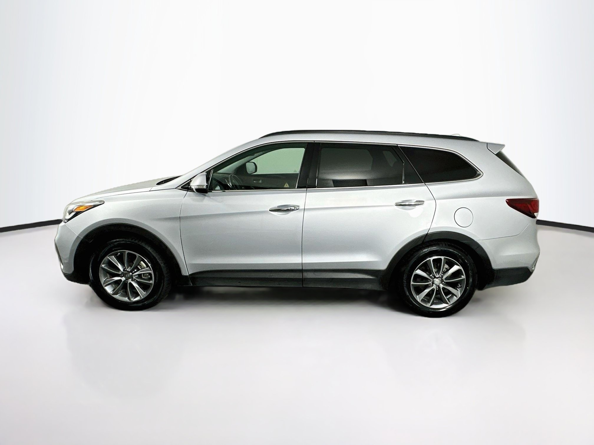 Used 2017 Hyundai Santa Fe SE w/ SE Premium Package 02 FWD image 4