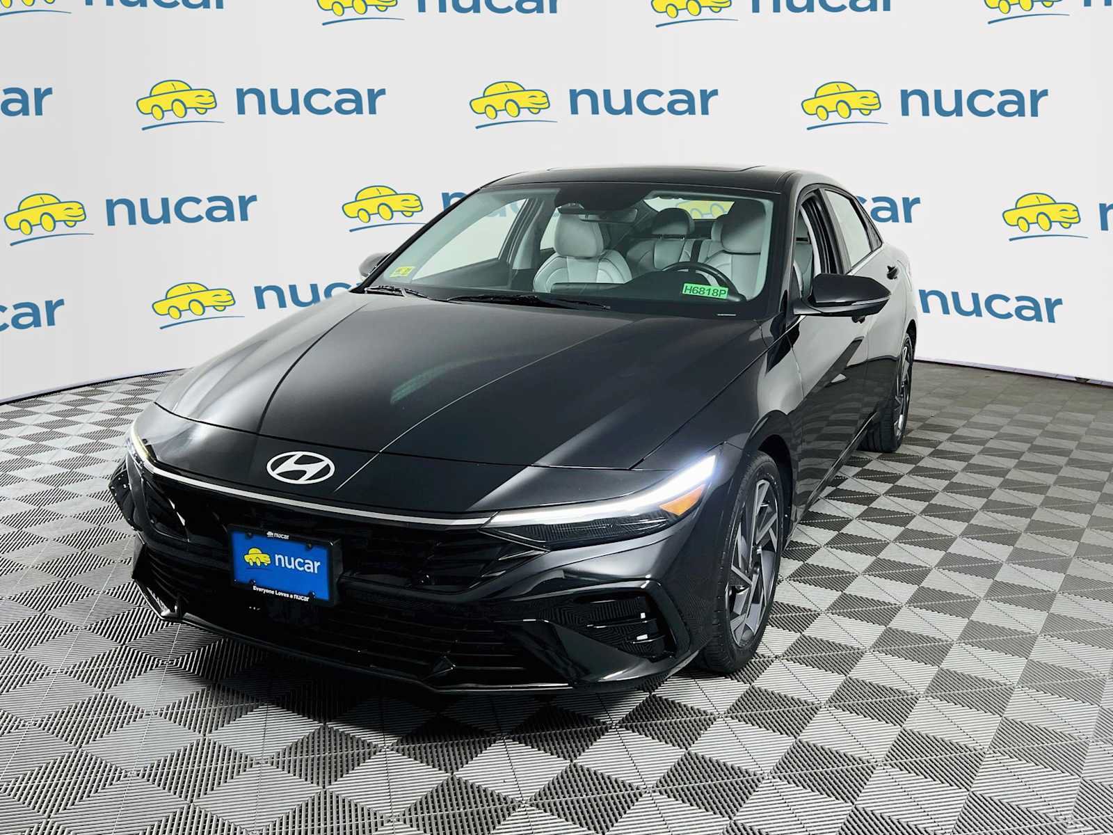 Certified 2025 Hyundai Elantra Limited FWD image 3