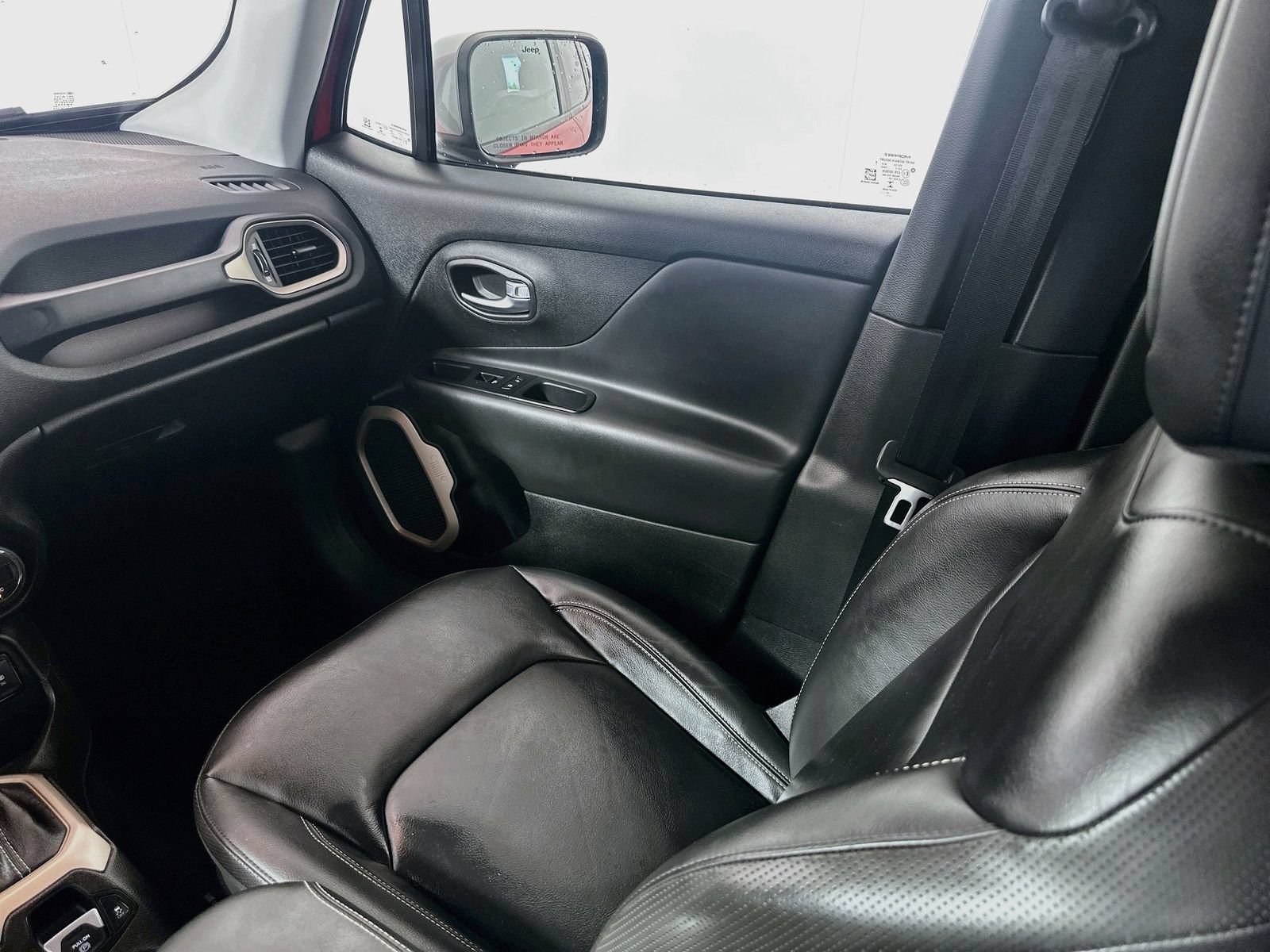 Used 2017 Jeep Renegade Limited w/ Advanced Technology Group FWD image 23