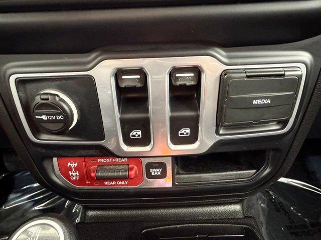 Used 2018 Jeep Wrangler Rubicon w/ Uconnect 4C Nav & Sound Group AWD/4WD image 34