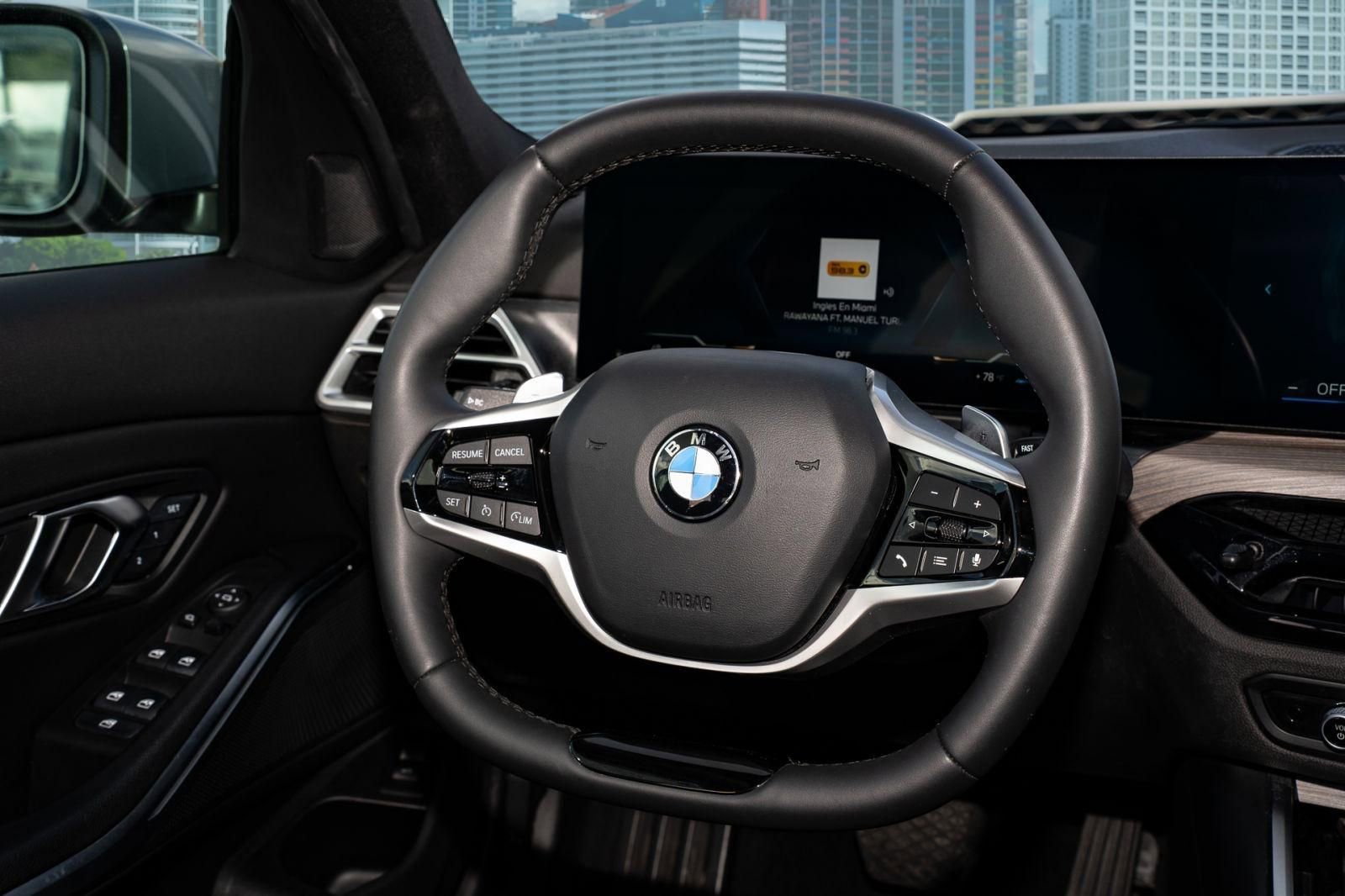 Used 2025 BMW 330i Sedan w/ Convenience Package RWD image 23