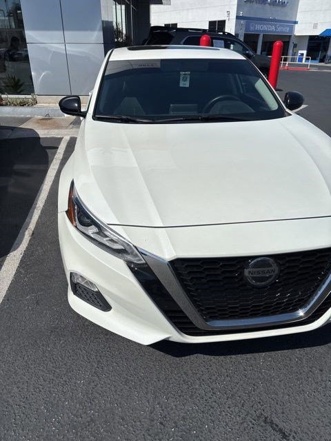 Used 2019 Nissan Altima 2.5 SR w/ SR Premium Package image 3