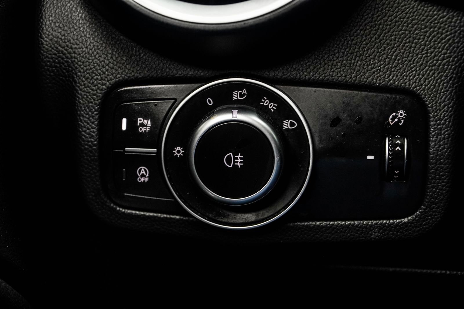 Used 2023 Alfa Romeo Stelvio Veloce image 32