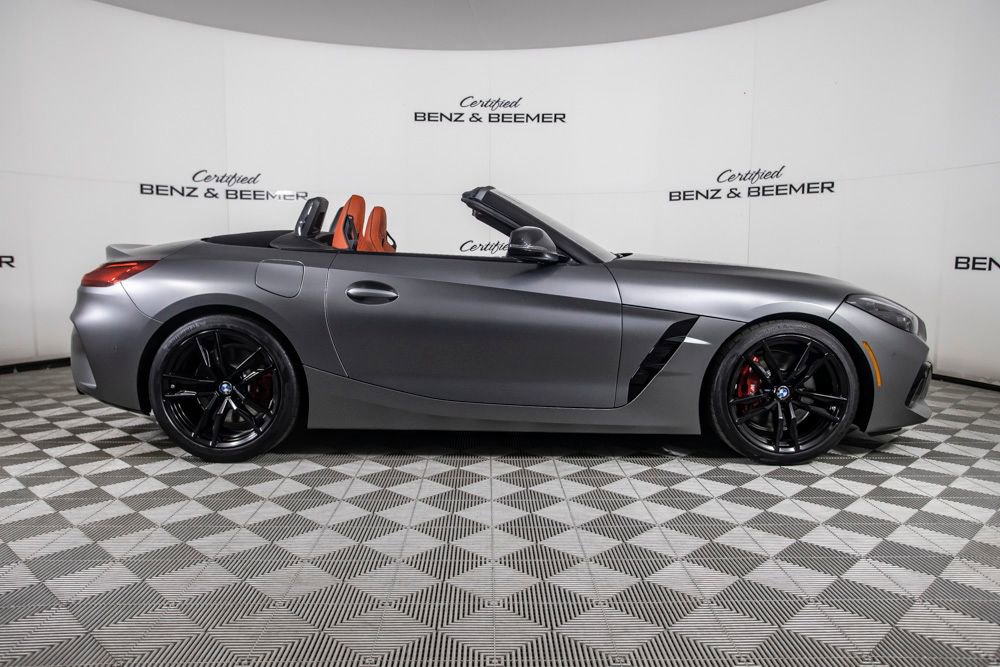Used 2024 BMW Z4 M40i w/ Premium Package image 5