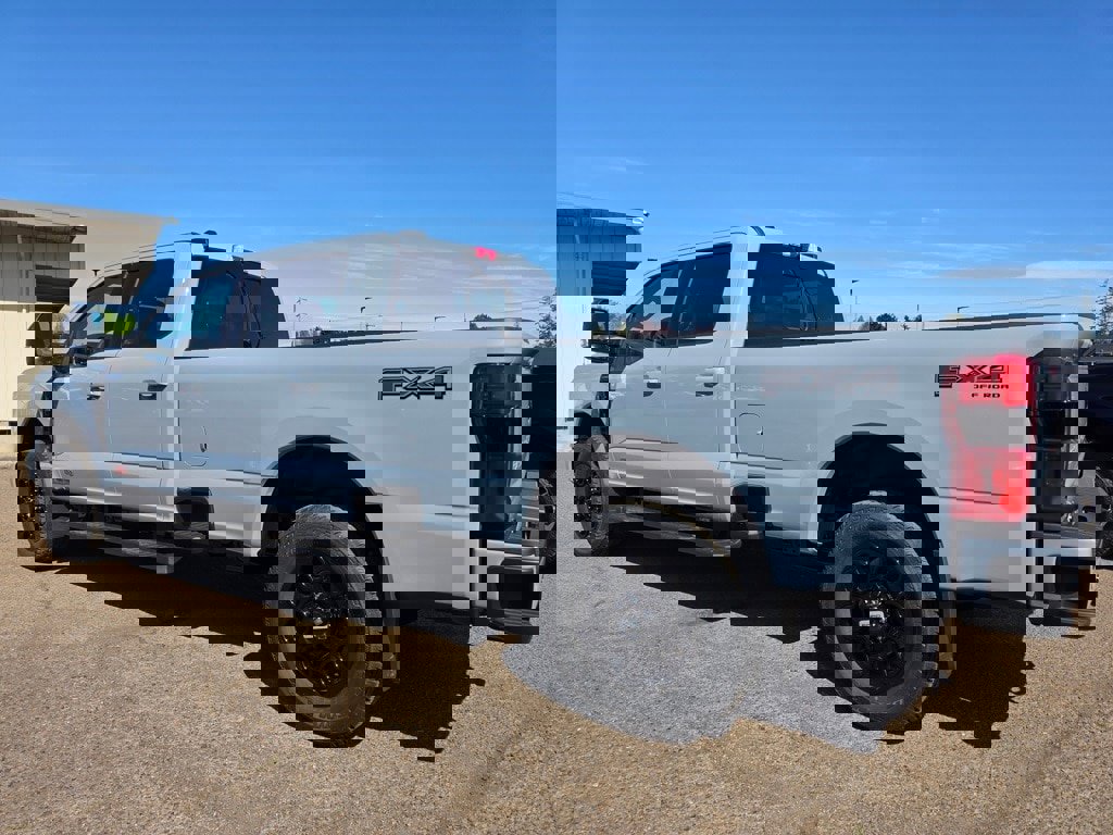 New 2025 Ford F350 Lariat w/ Lariat Ultimate Package image 32
